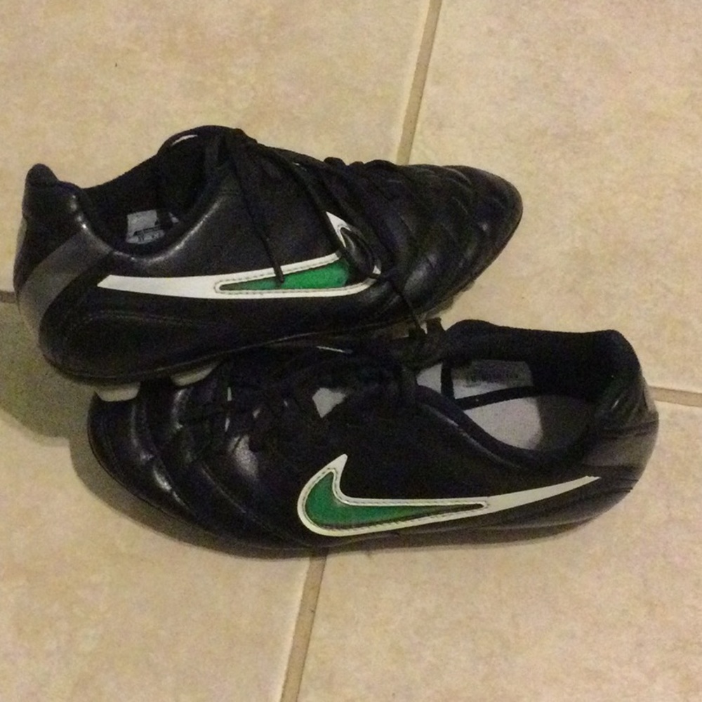 Nike Soccer Cleats size 5Y black, green and gray. Nice.